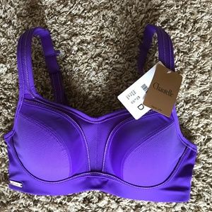 Chantelle Sports Bra 32D new with tags